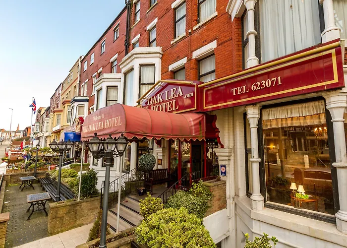 Oak LeaAirport Hotel